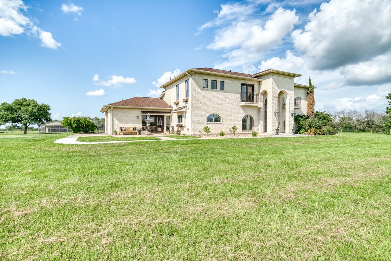 5538 FM 529 Bellville, Tx 77418