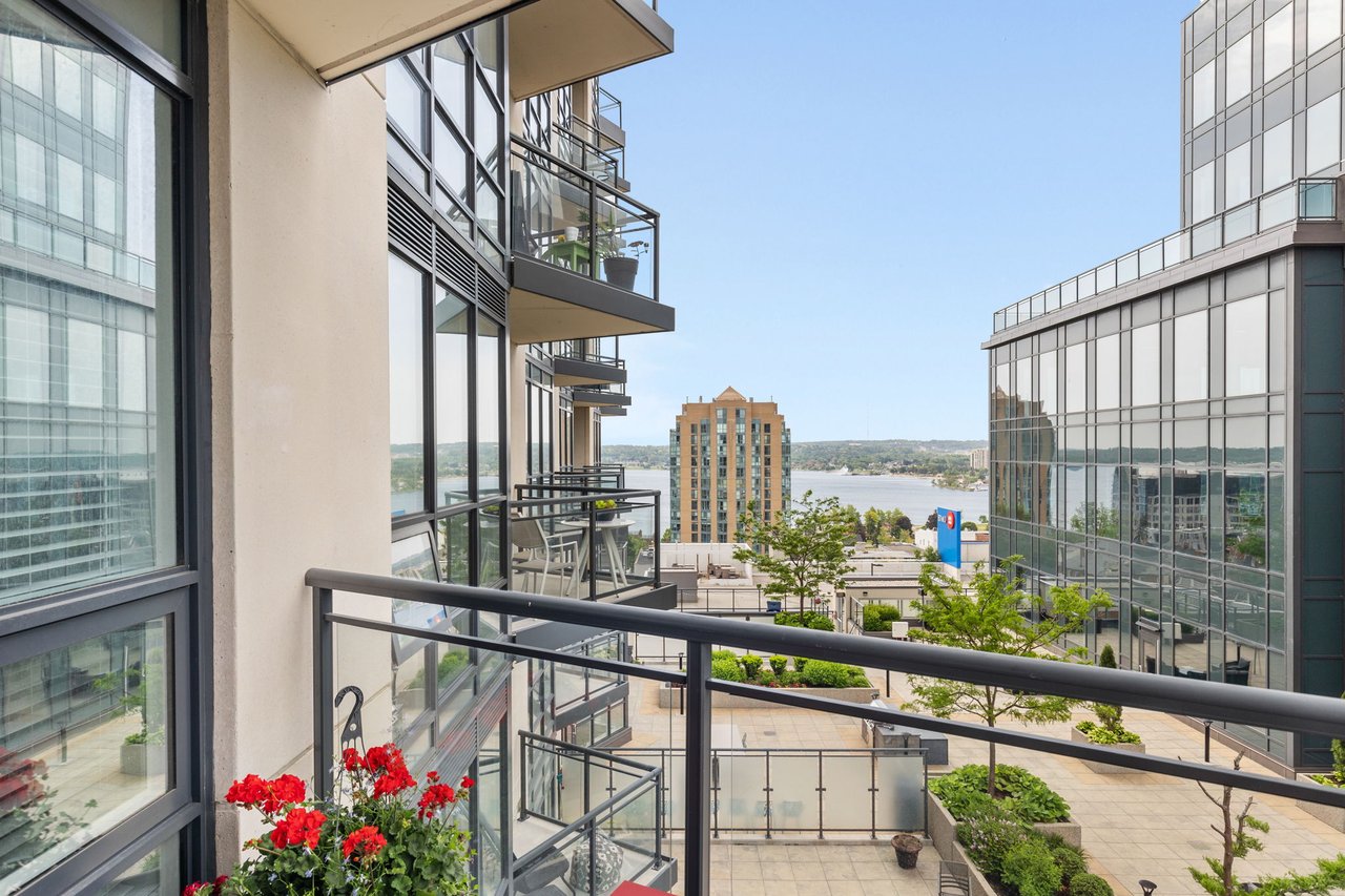 #503-111 Worsley Street, Barrie