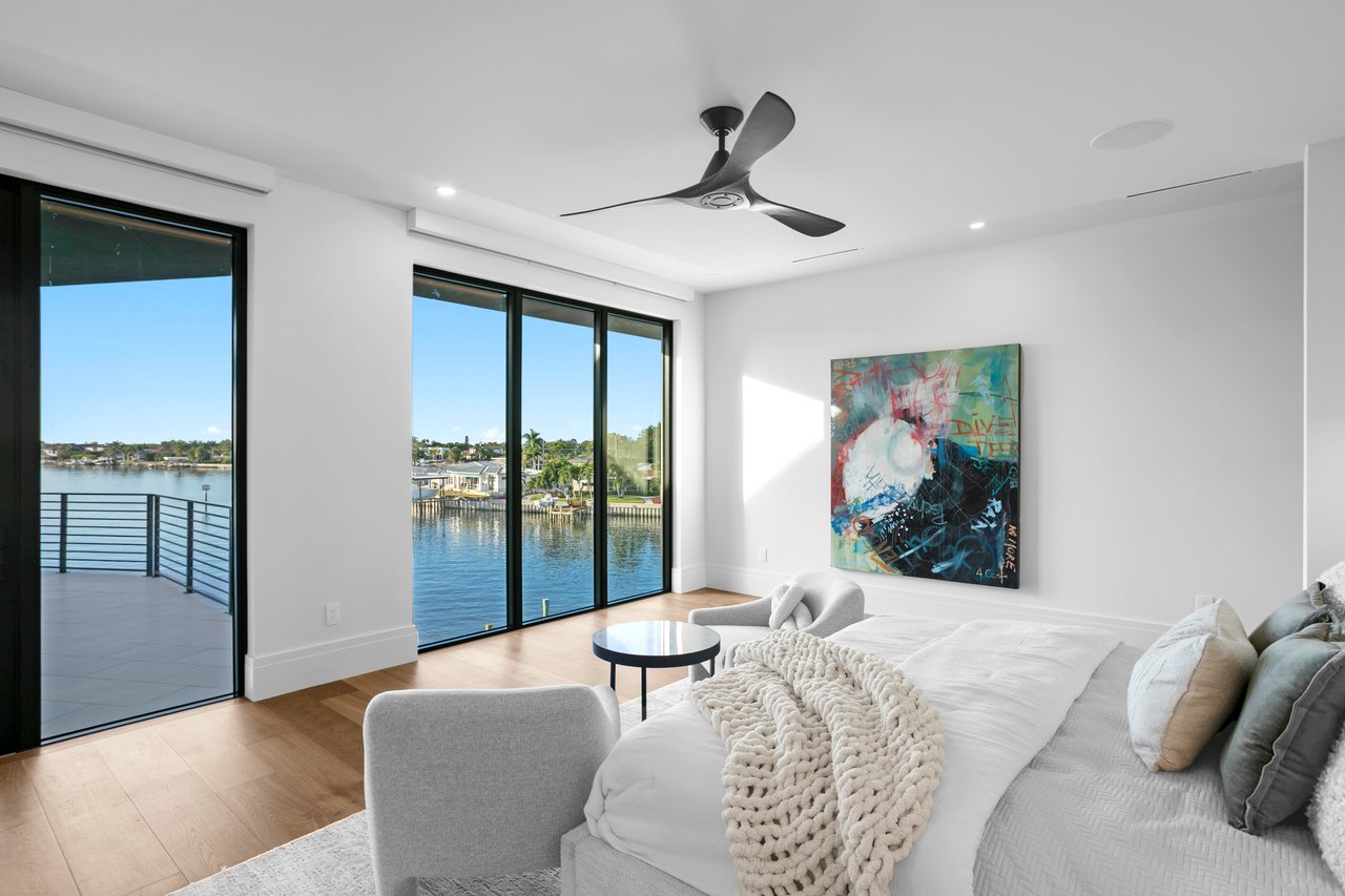 1075 31st Terrace NE