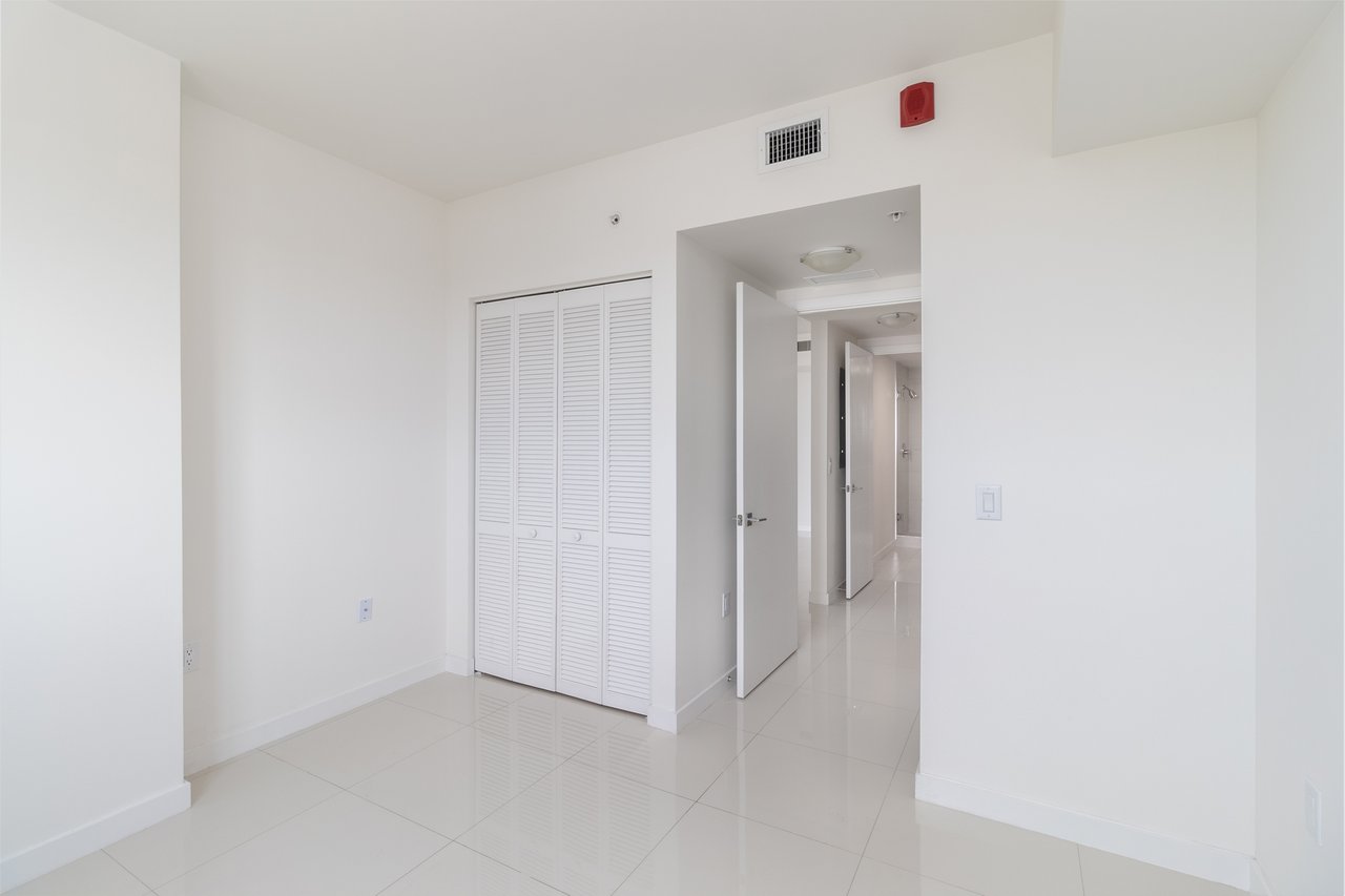 MIDTOWN DORAL CONDO