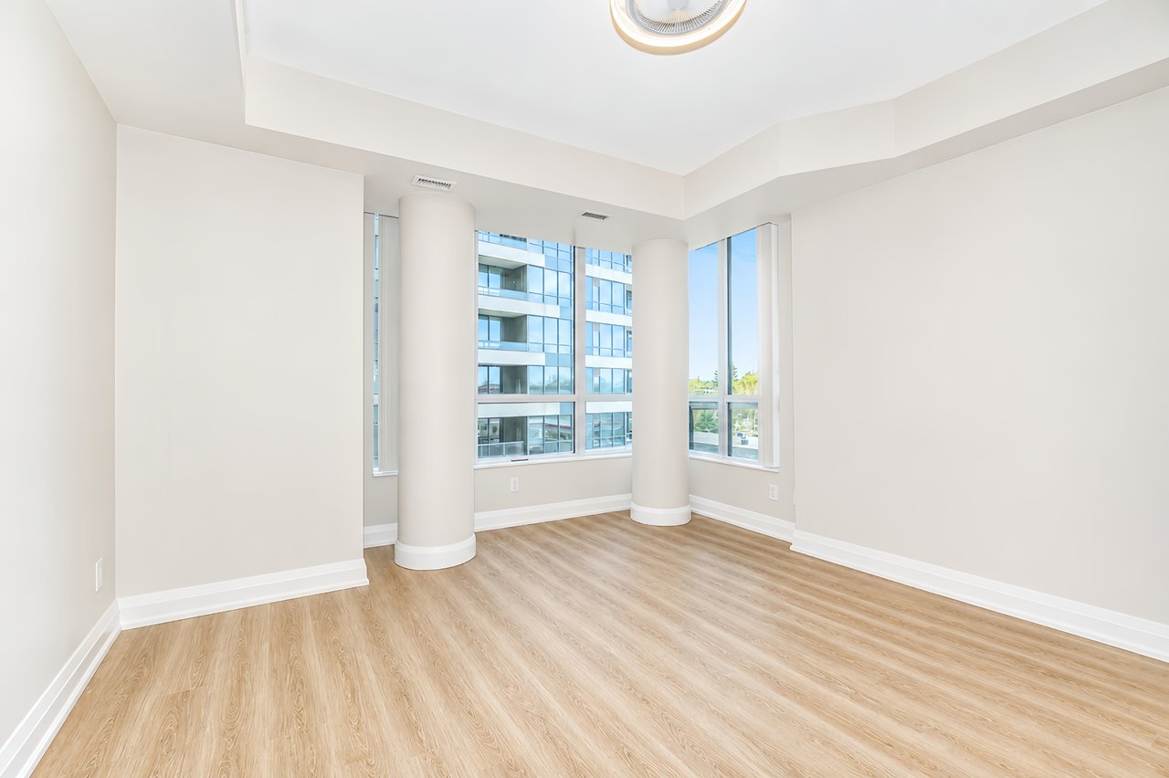 1 Hurontario St 308