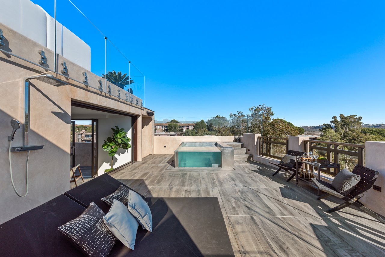 145 Channel Pointe Mall