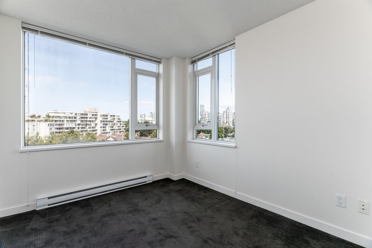 445 W 2nd Ave