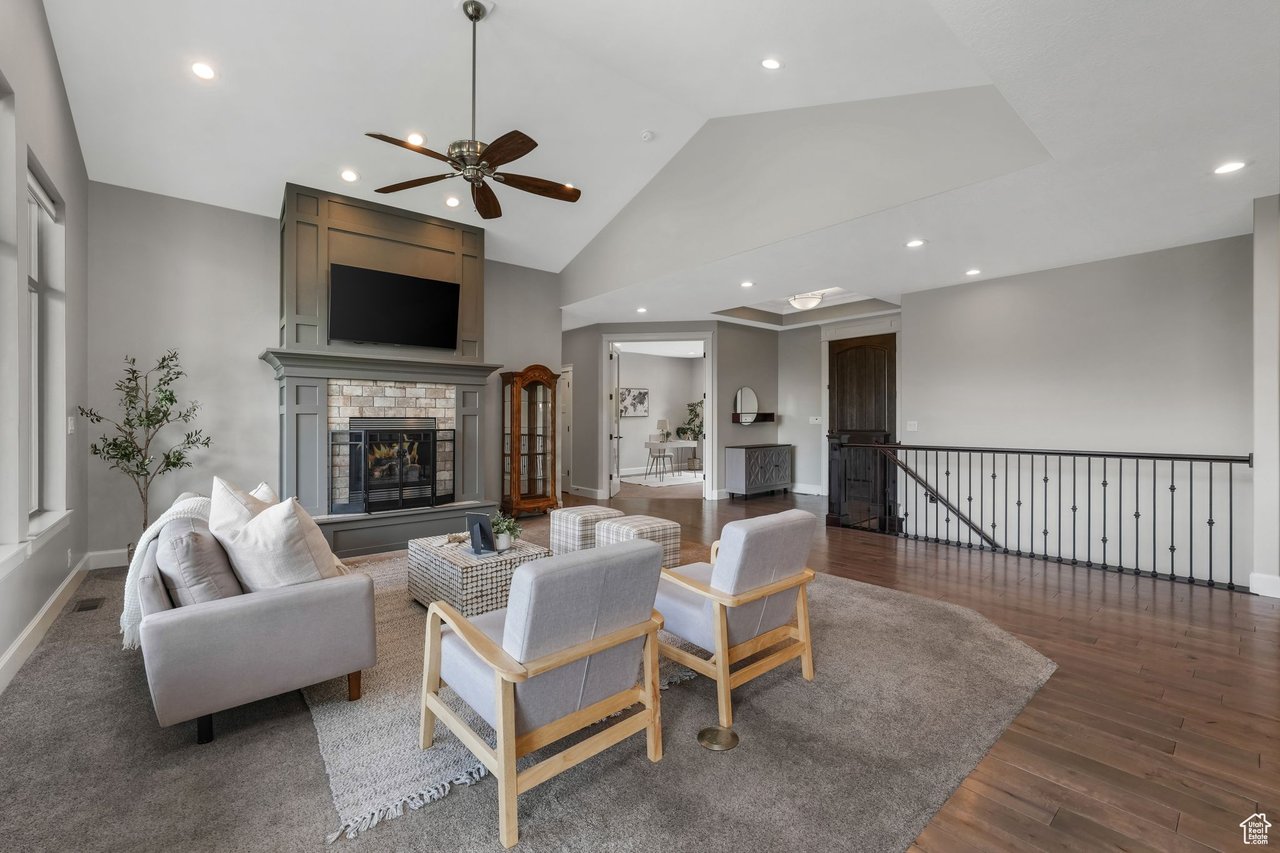 6035 Hidden Valley Rd