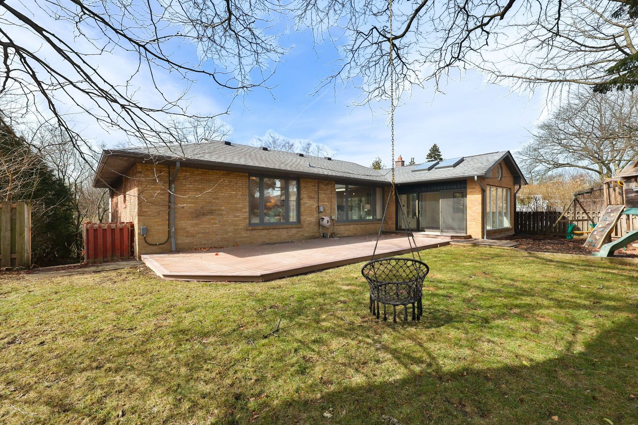 1439 Larchview Trail