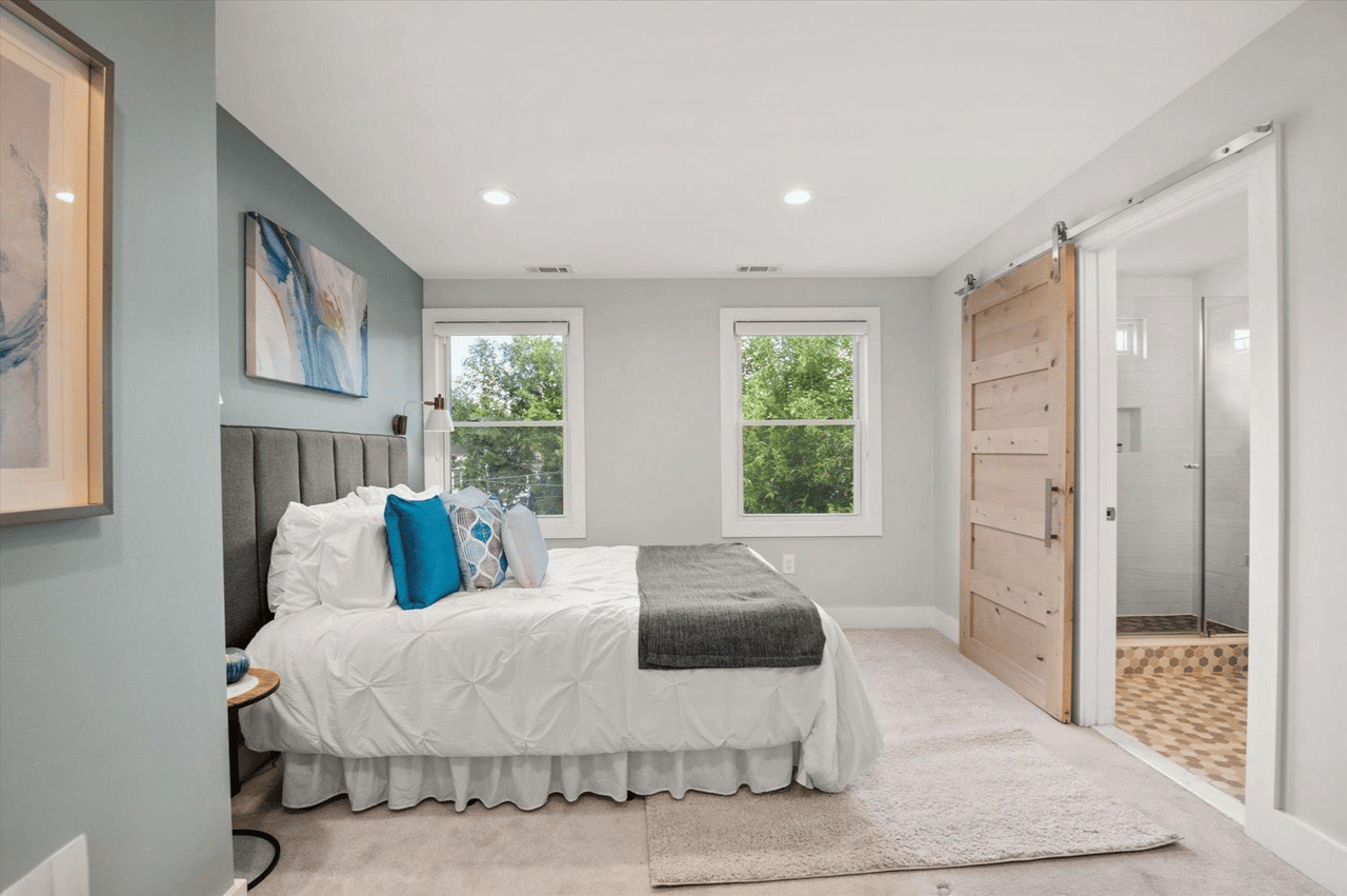 613 Longfellow St NW