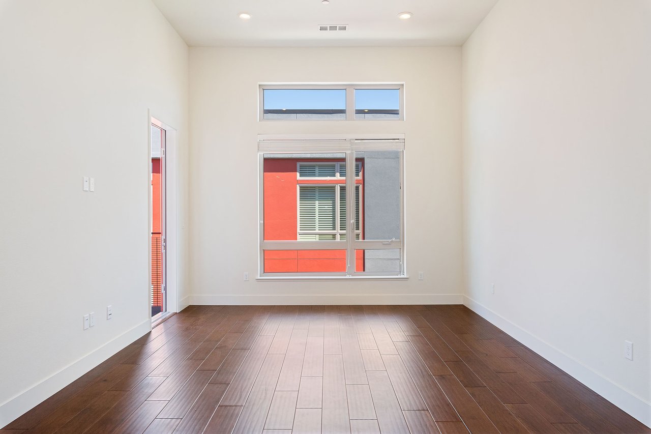 1028 Foster Square Ln #402