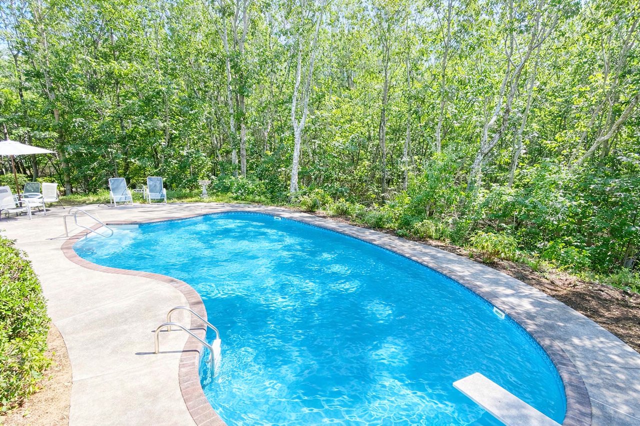 48 Island View Drive West