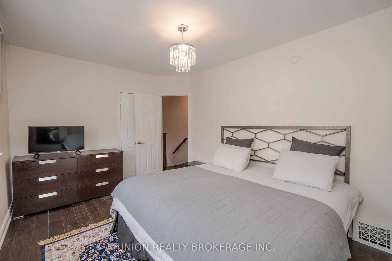 62 Maughan Cres