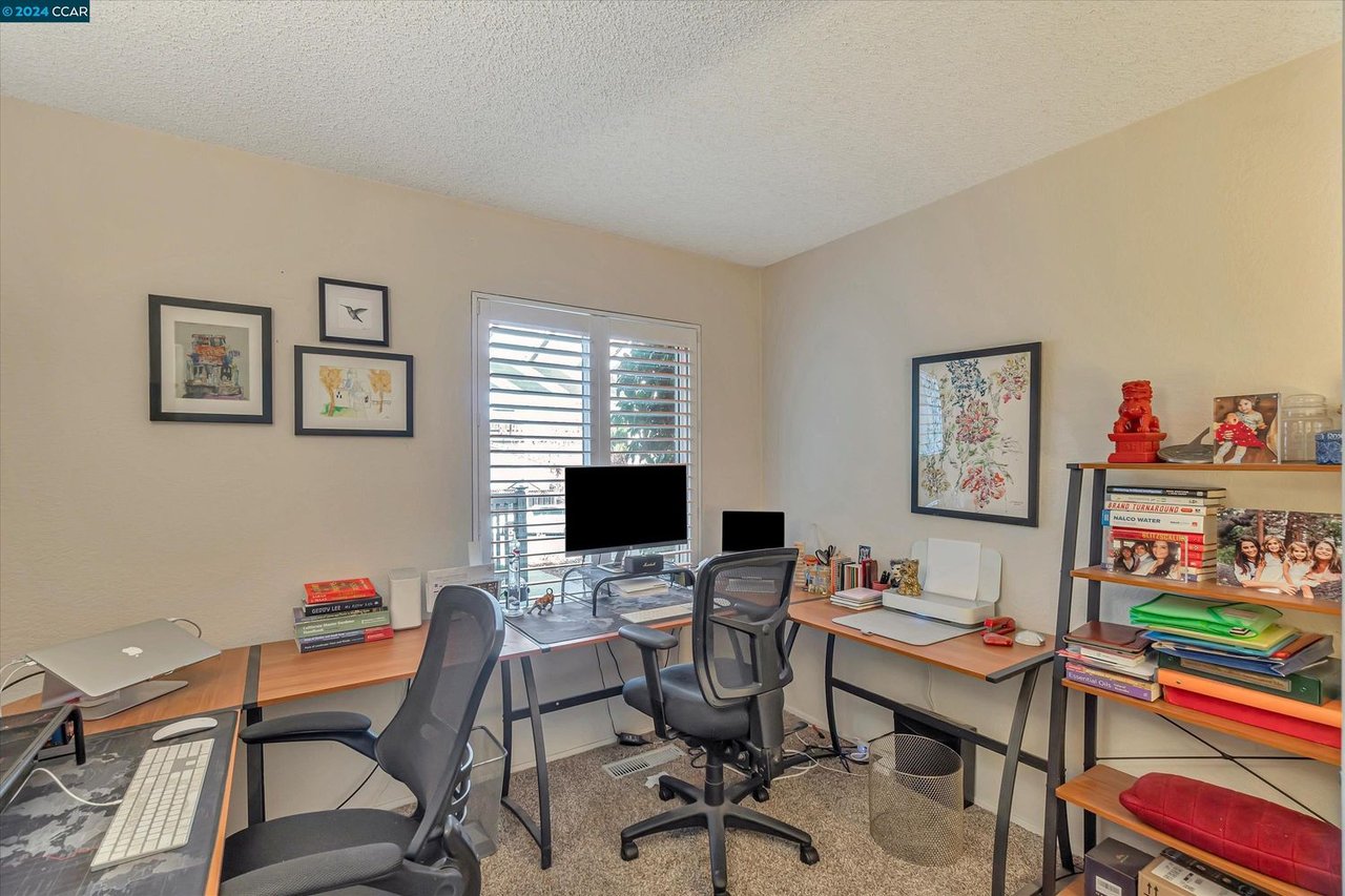 2216 Bristlecone Dr