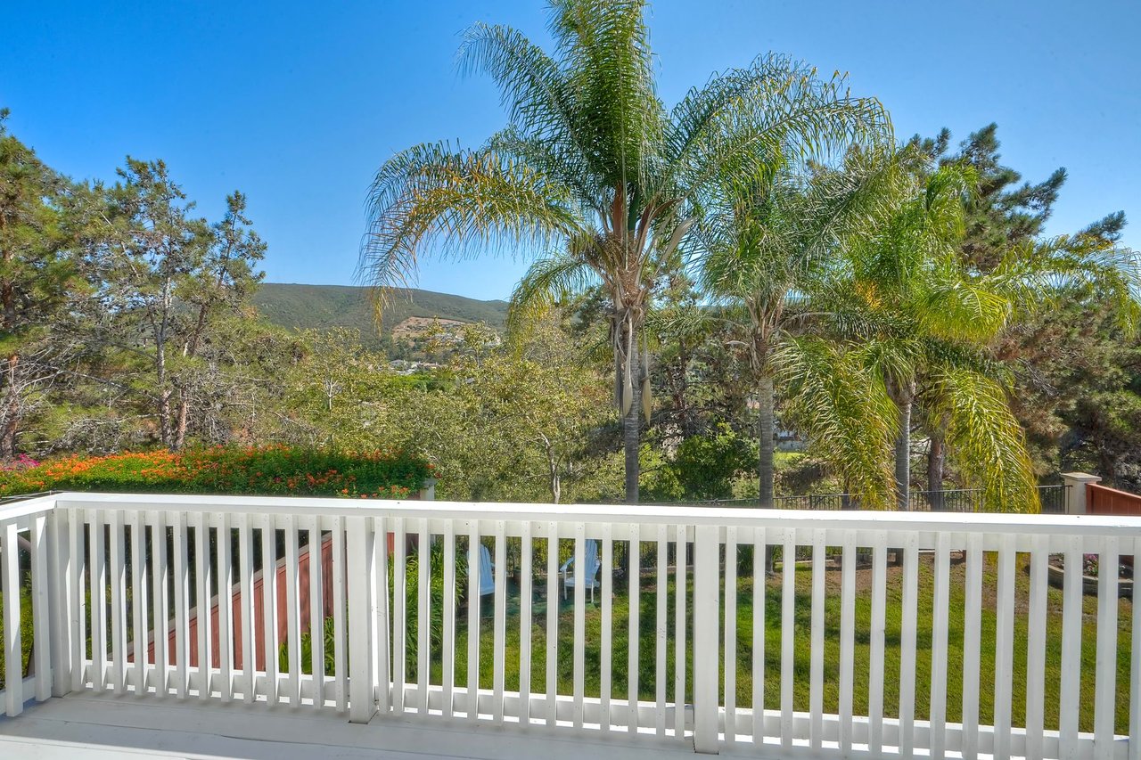 1025 Honeysuckle Dr