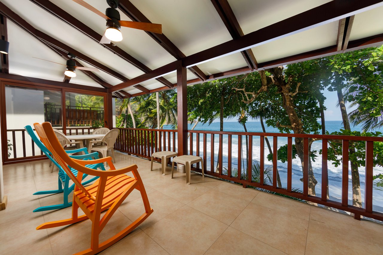 Beachfront Surf Villa, Jaco, Puntarenas