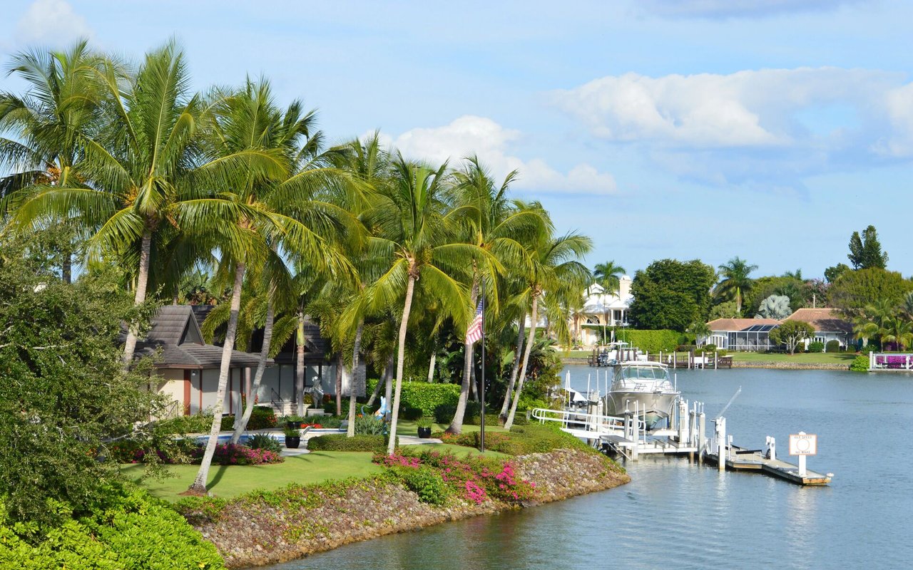 Martinique Condo Homes with Community Mailbox Community Features