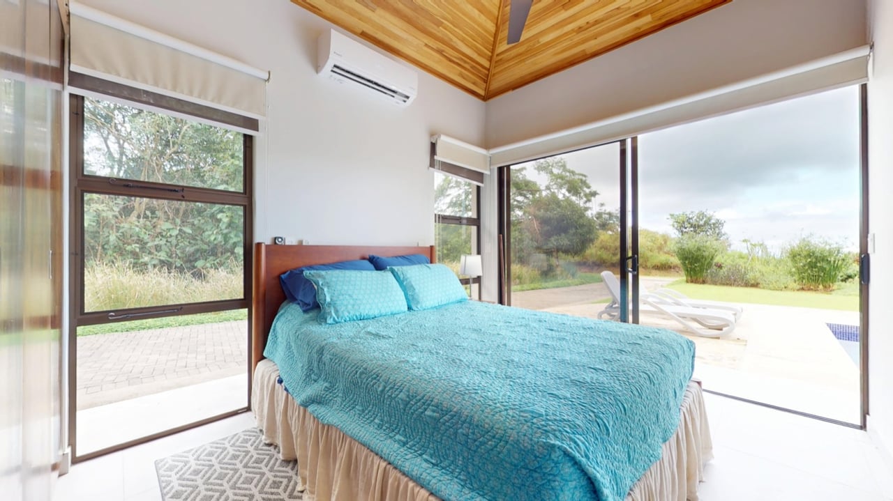 Tropical Turnkey Retreat in Gated Community