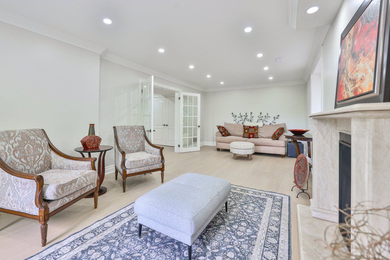 1215 Indian Road