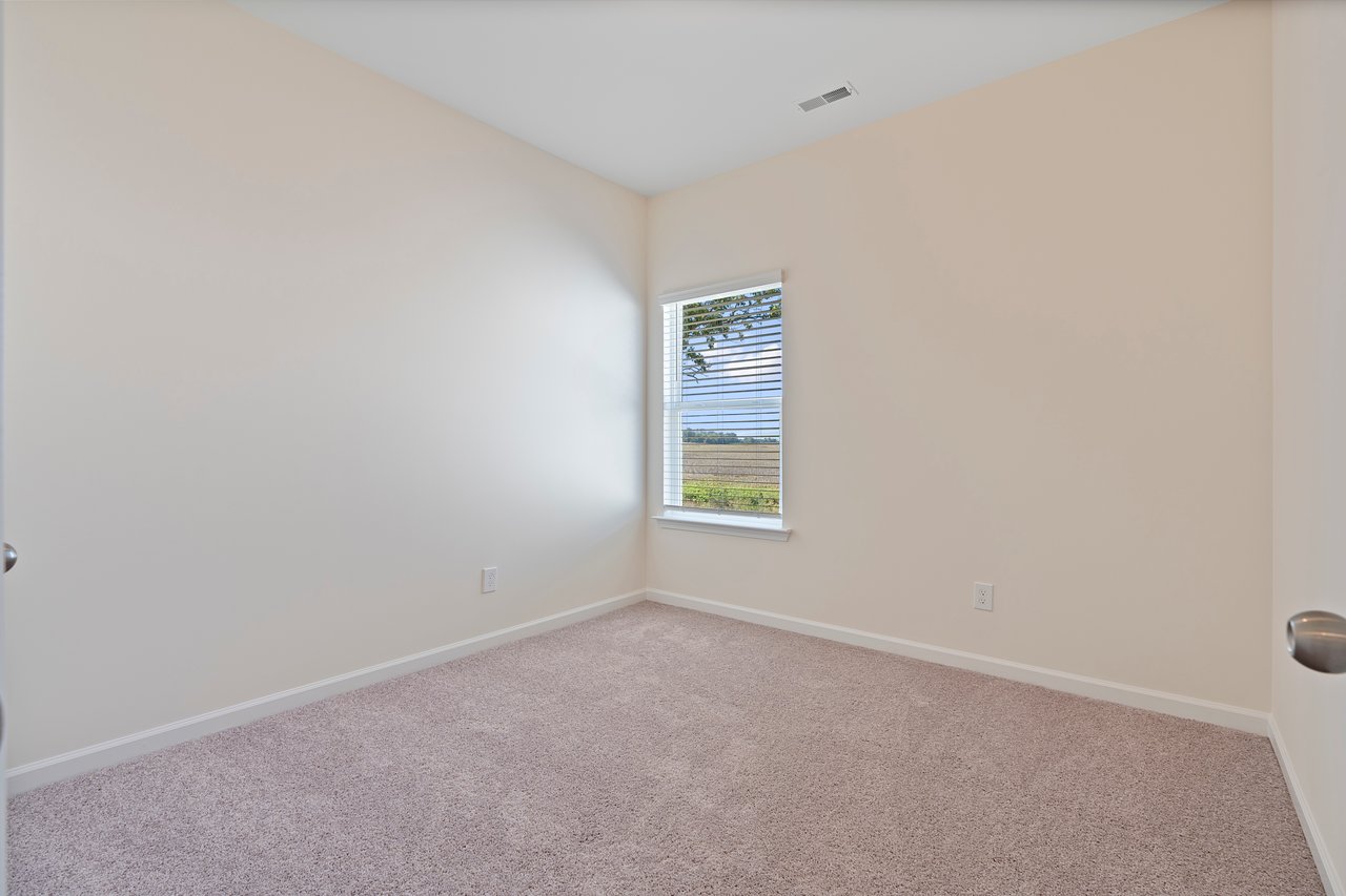 Modern 4-Bedroom Home with Scenic Mountain Views