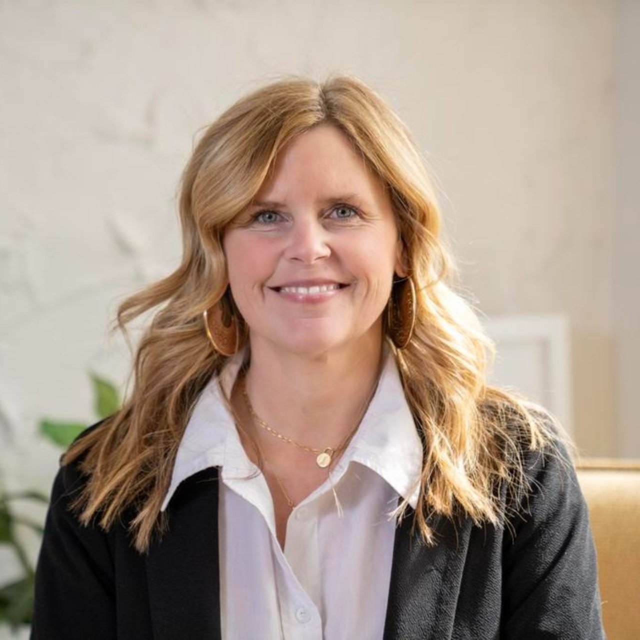 Jamie Warchol Harbor Springs, MI Real Estate Agent Headshot