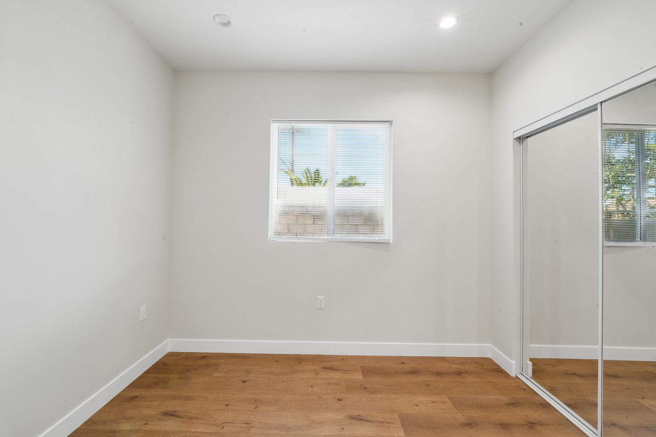 4 Units in North Hollywood