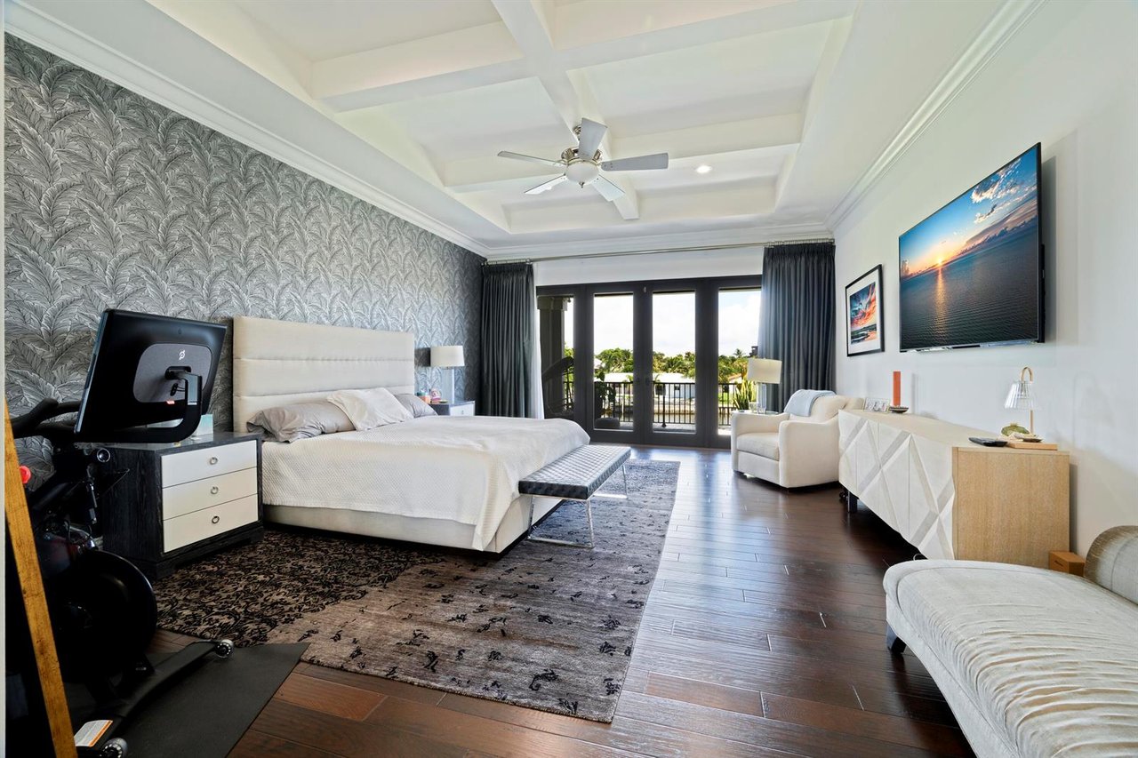 1950 Portage Landing N