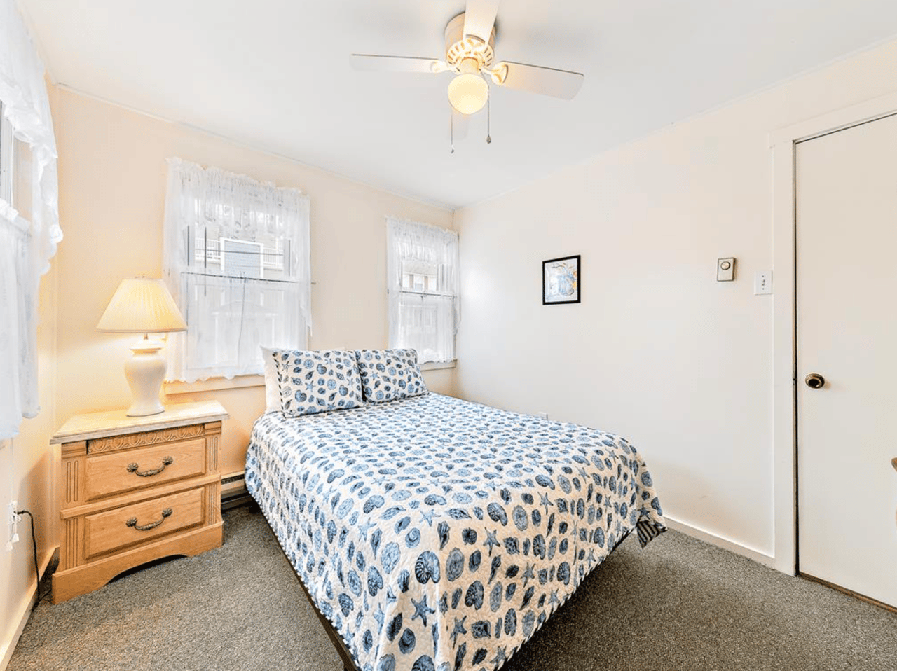 104 E Mermaid Lane, Peahala Park
