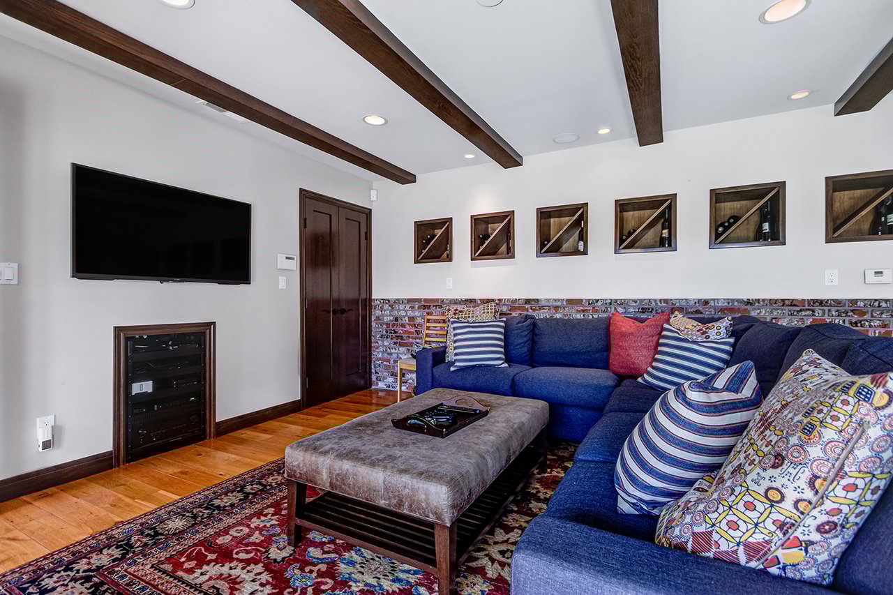 Hill Section View Home