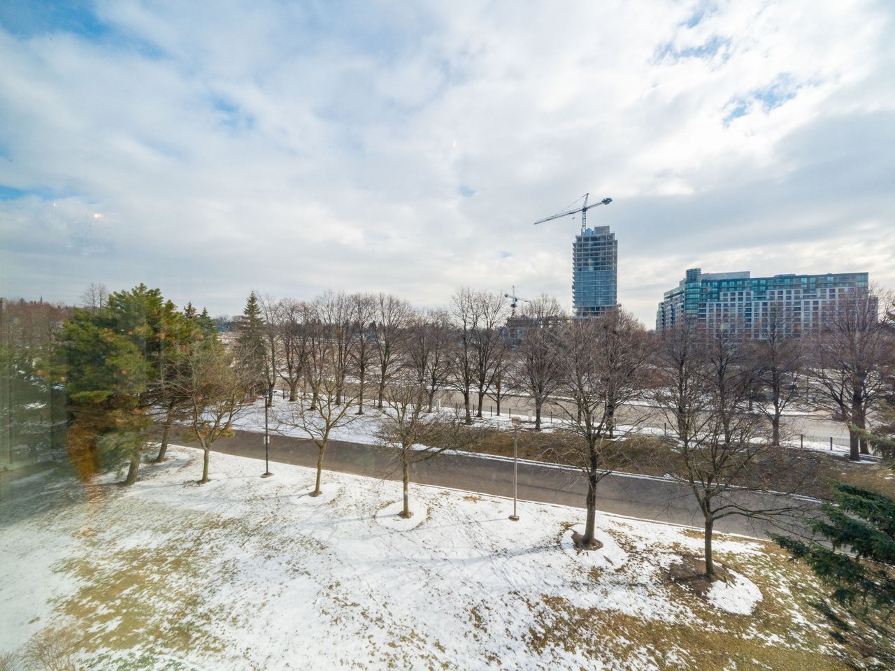 30 Harding Boulevard W, 404