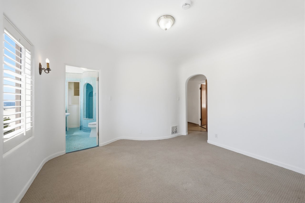 1602 The Strand (Entire Property)