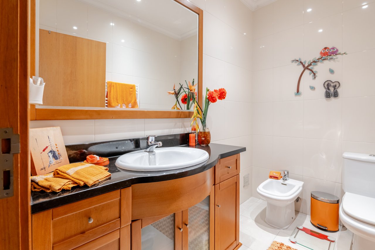Luxury Four-bedroom Villa in Porto
