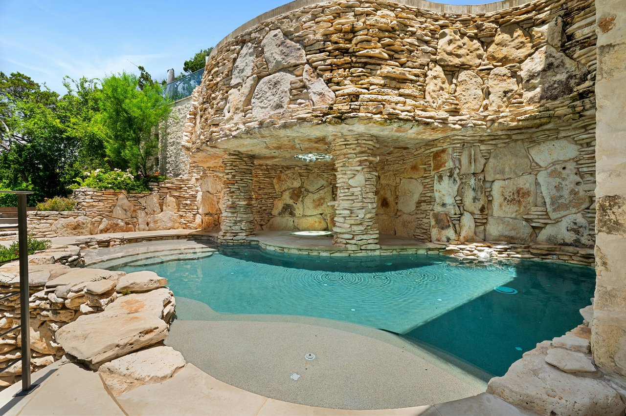 1875 Westlake Drive