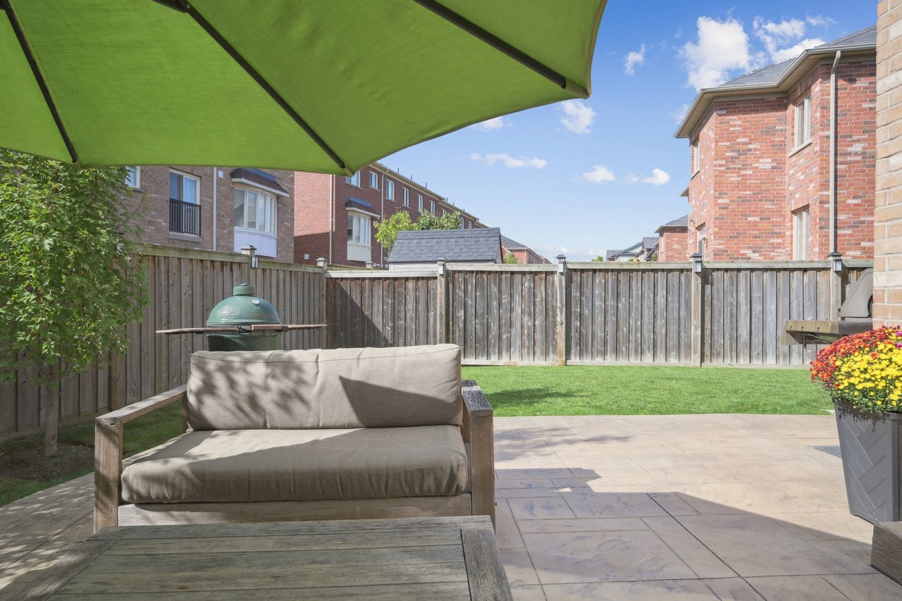 Gorgeous End Unit Townhome