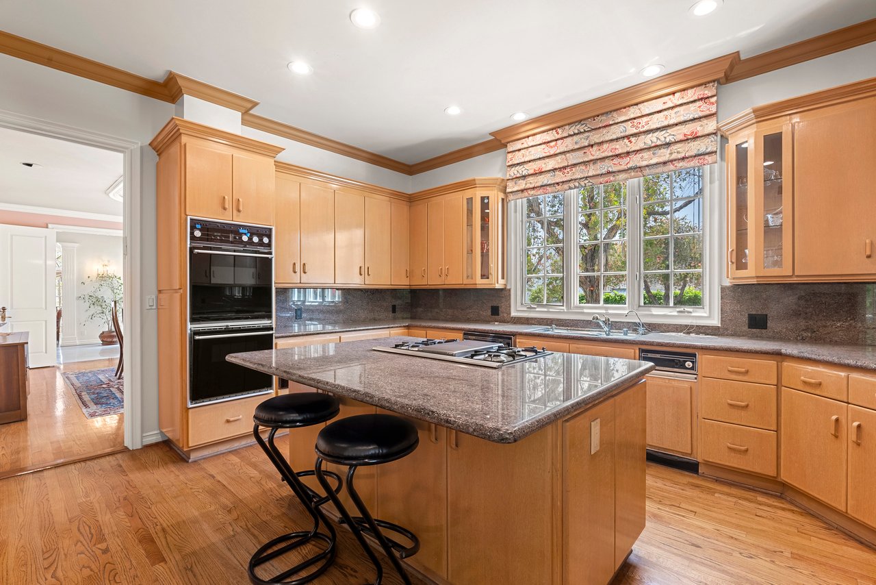 201 N Palm Dr, Beverly Hills 