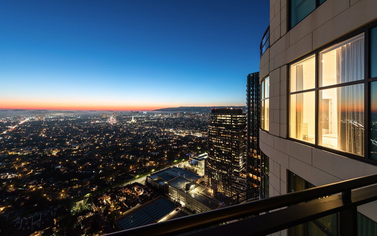 1 W Century Dr, #40PH