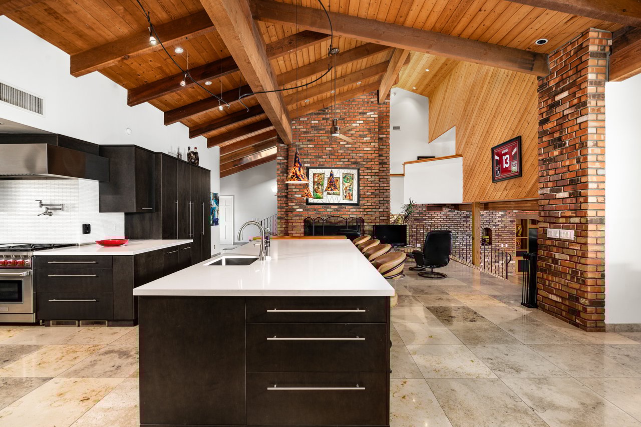 Luxury PV Hilltop Sanctuary