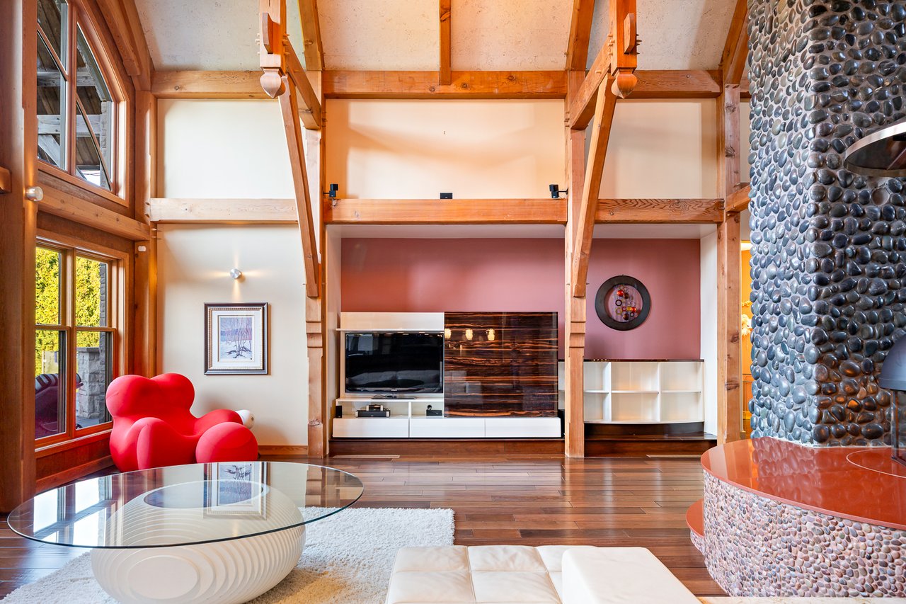  One-Of-A-Kind Residence 