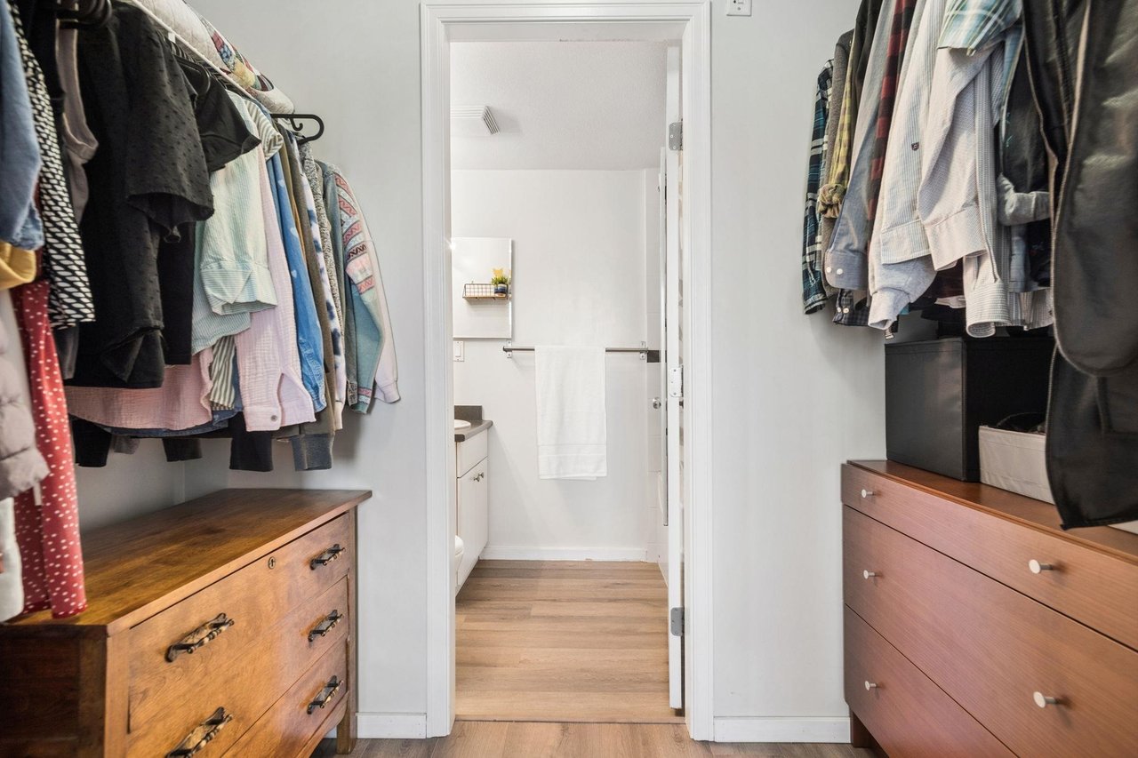 304-6833 Village Green Unit: 304