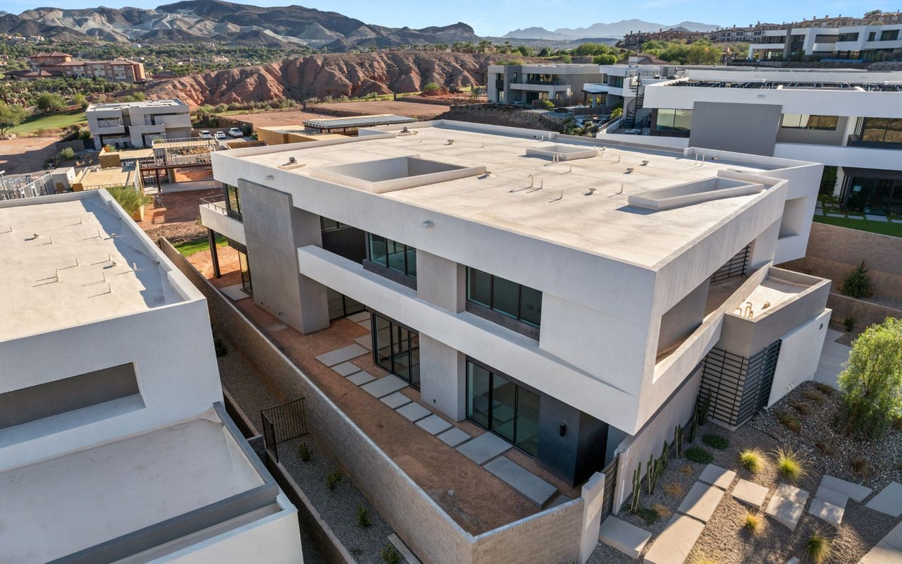 25 Canyon Bay Drive