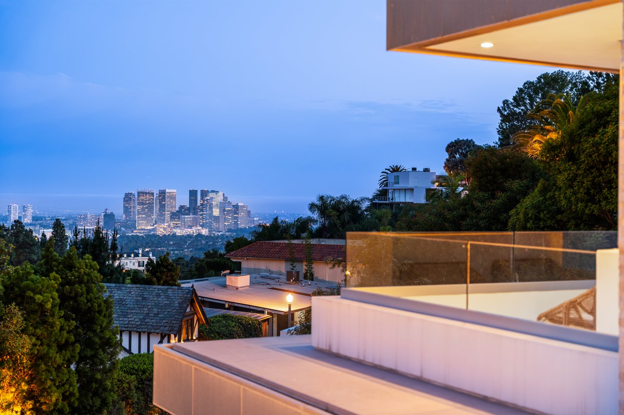 9311 Readcrest Dr, Beverly Hills