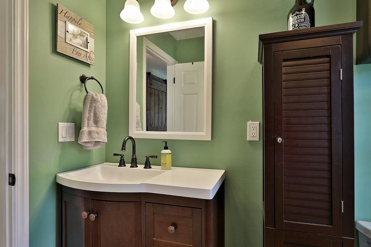 Adorable Split-Level Ludlow Ranch