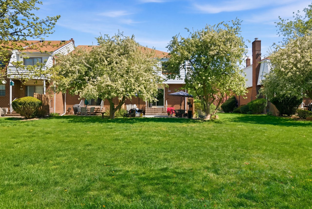 2401 Tudor Court