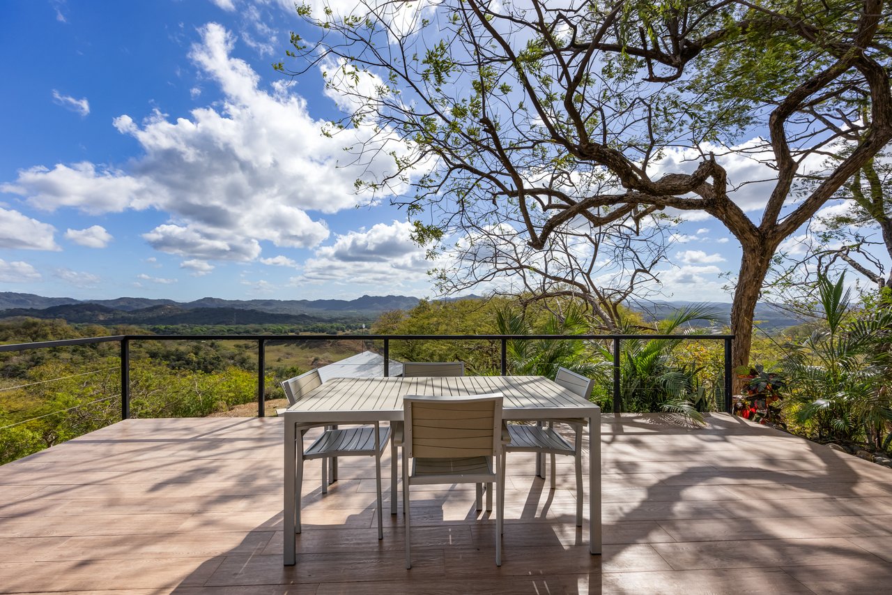 Corona Del Cabo 4 | Main Home + Guest House with Views & Pool – Playa Grande