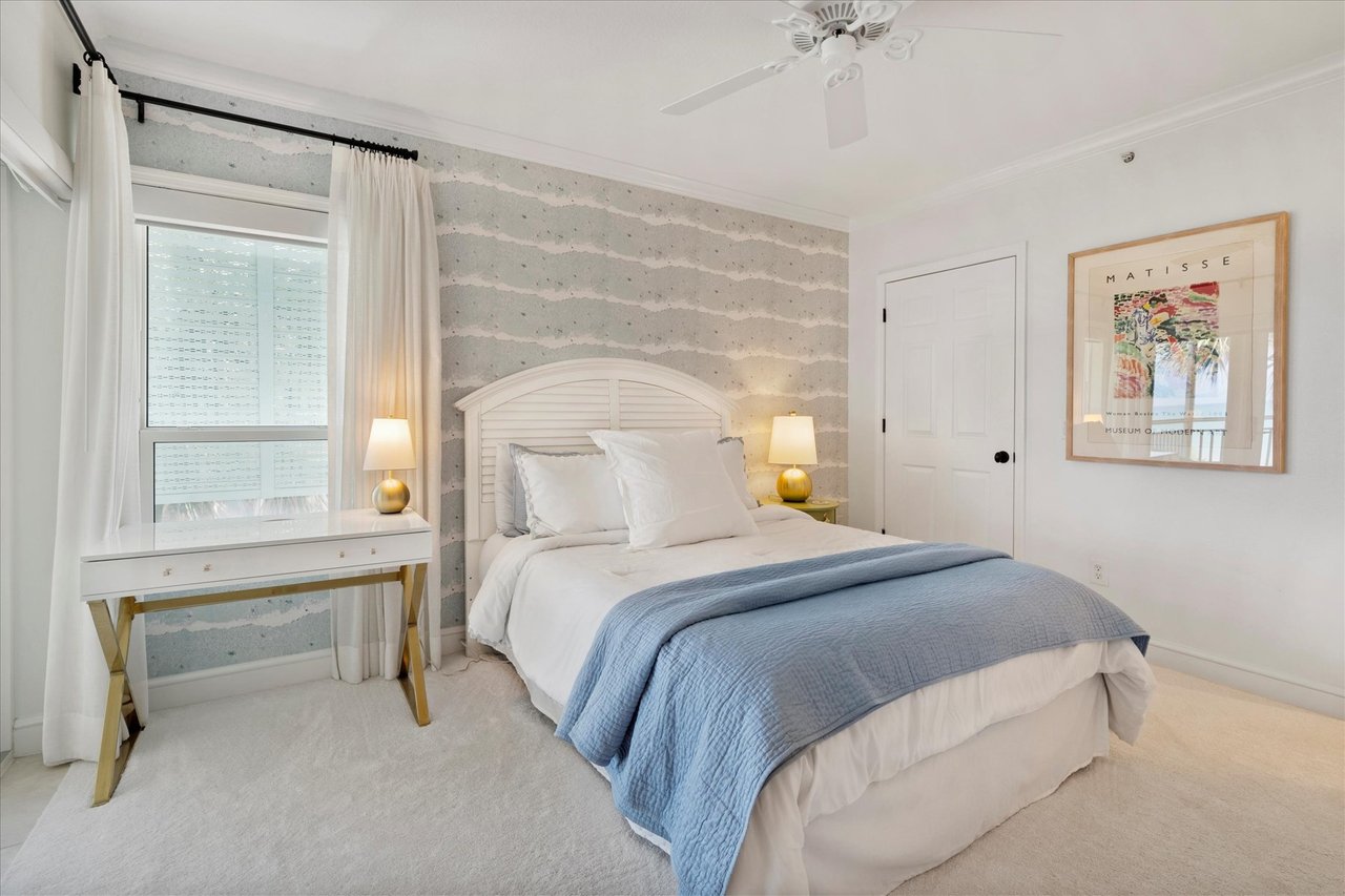 8820 S Sea Oaks Way 204