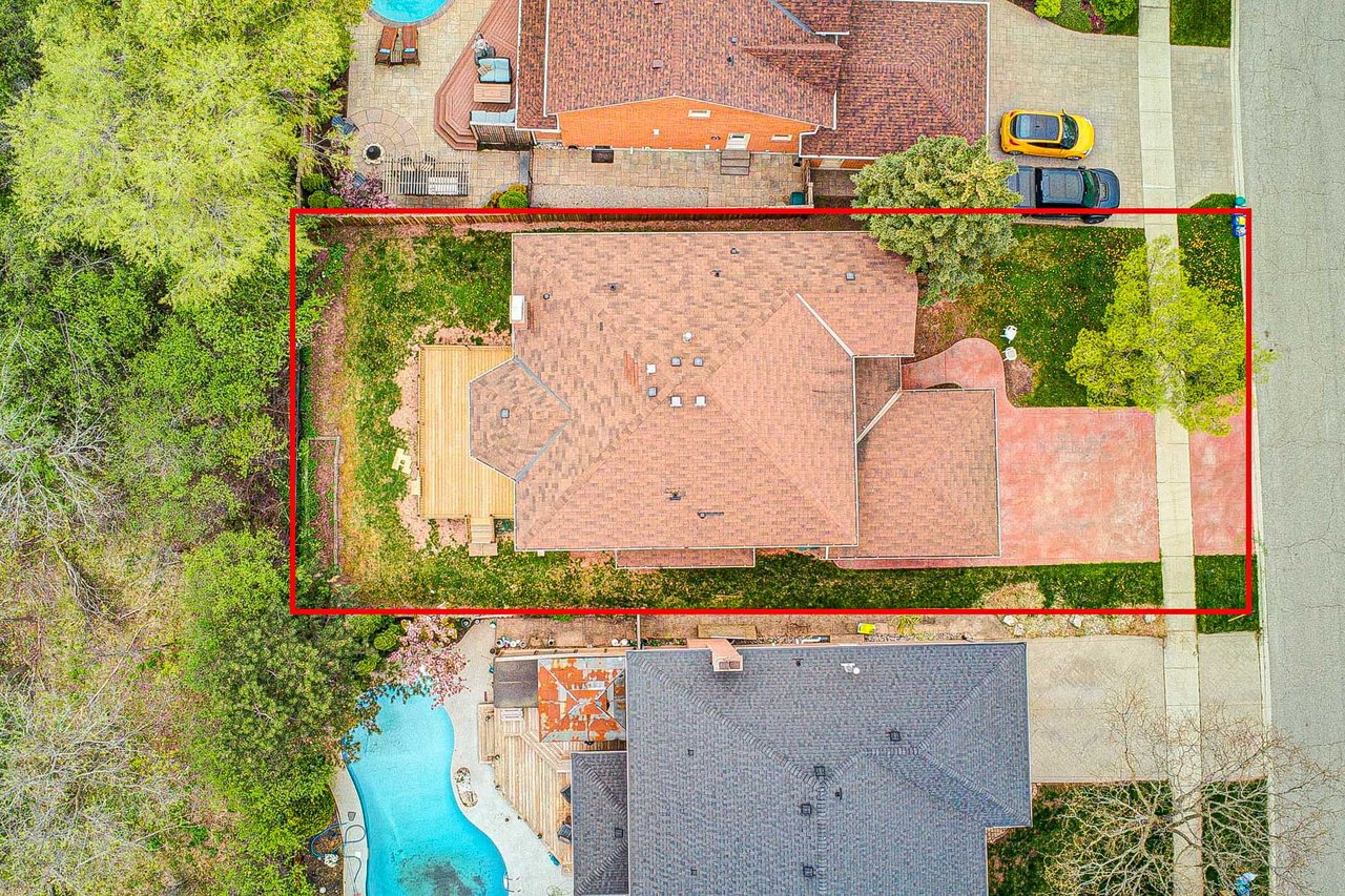 1126 Berkshire Crt