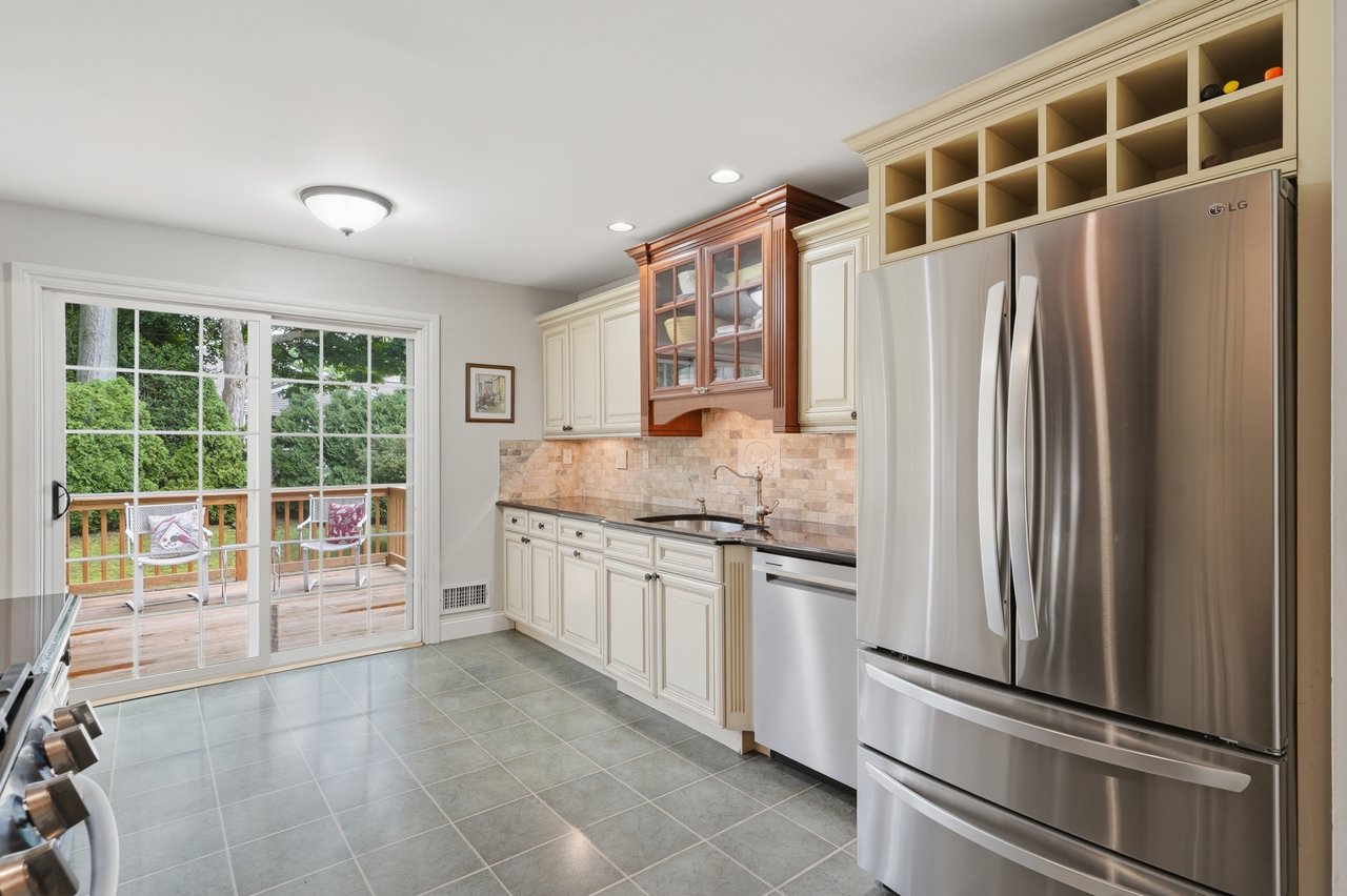 Refrigerator and wine cubby