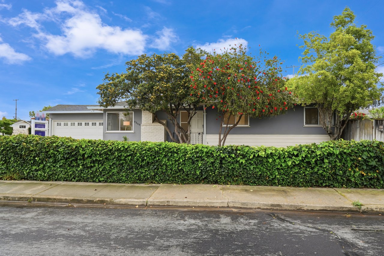 3240 Santa Maria Avenue