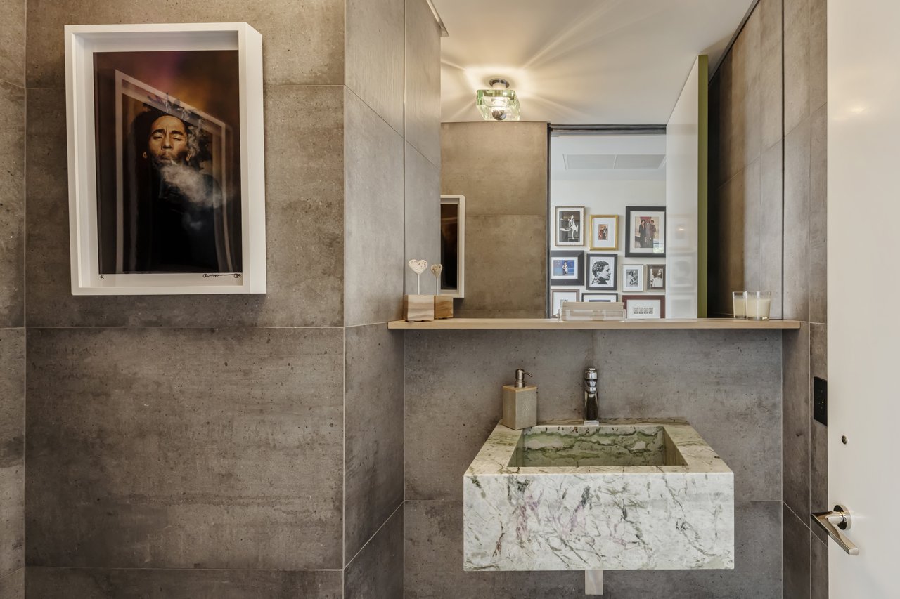 1087 Moraga Dr, Bel Air