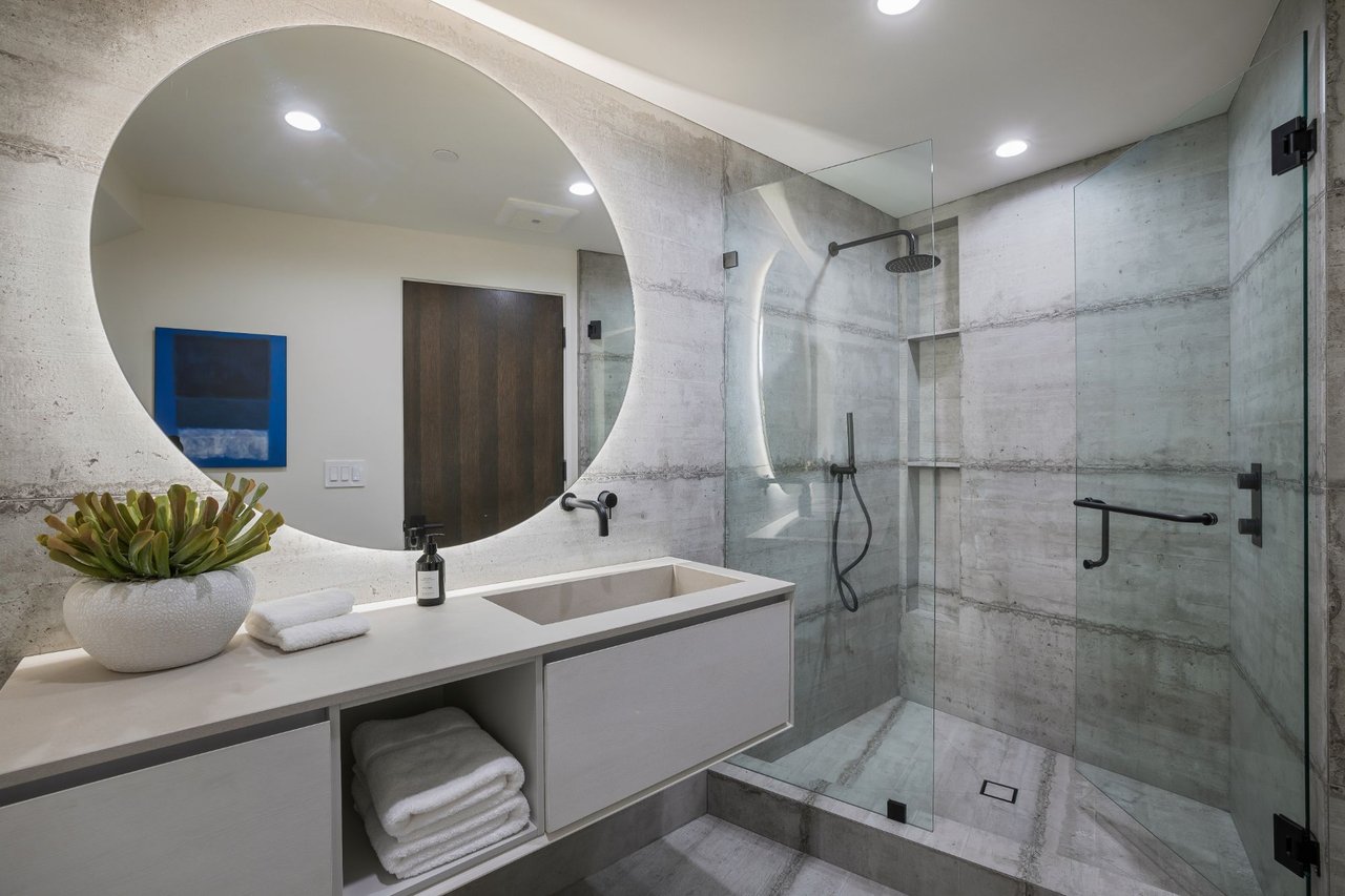 9270 Kinglet Dr, Hollywood Hills