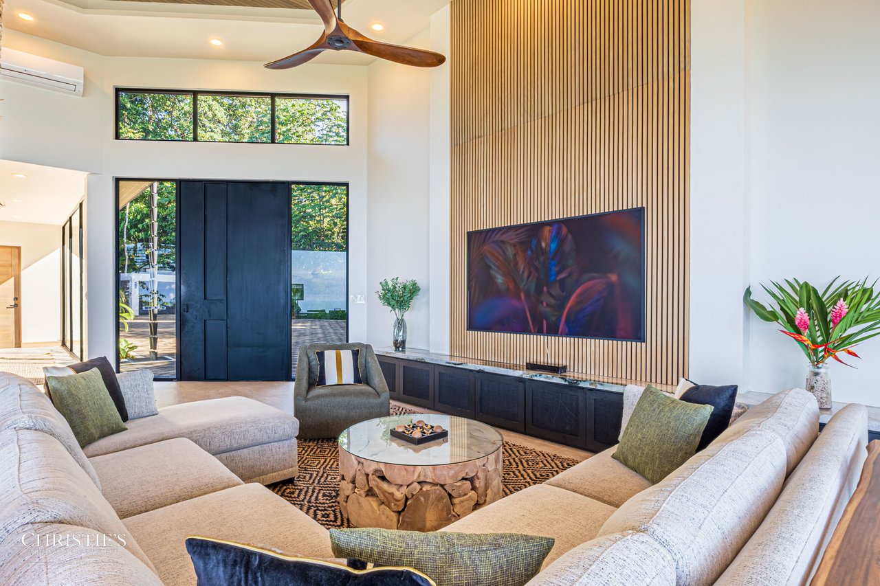 Luxury Estate in Escaleras — 5.5 Acres Majesty of Incredible Ocean Views 