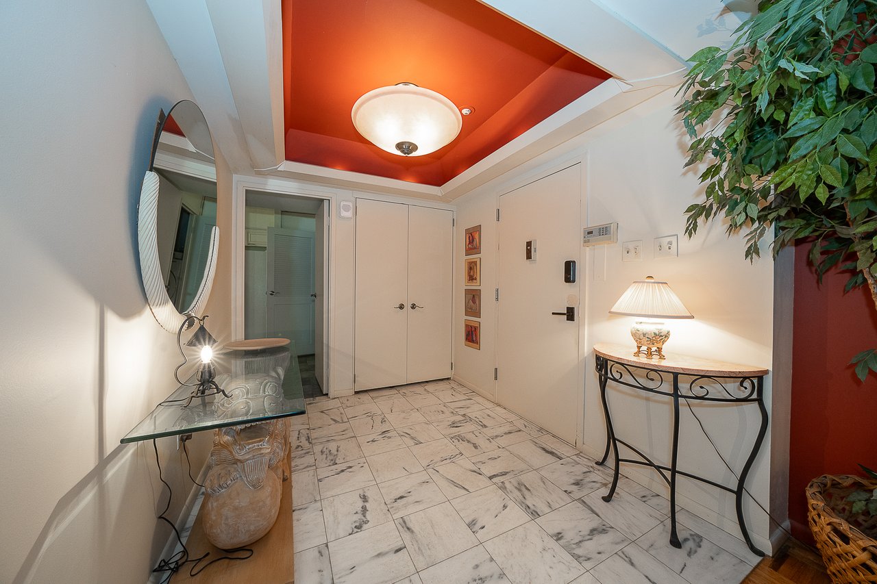Price Improvement!!! Fab 3 bed 2.5 bath Main Line Condo
