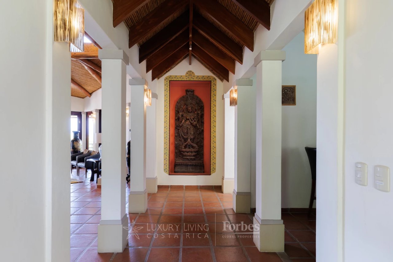 20875 - Villa Plumeria: Atenas, 3.8 Ha with Pool, Coffee Plantation & Views