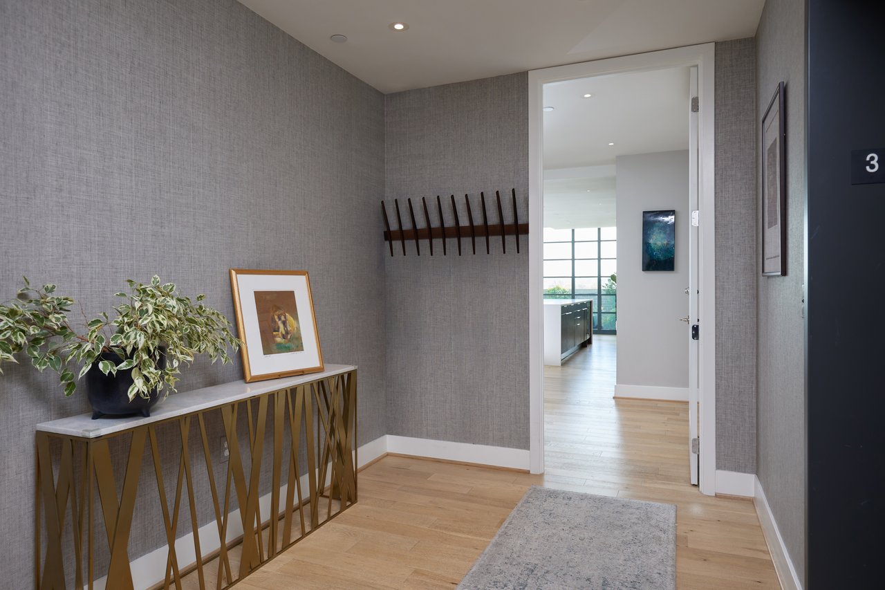 45 Sutton Square SW #306
